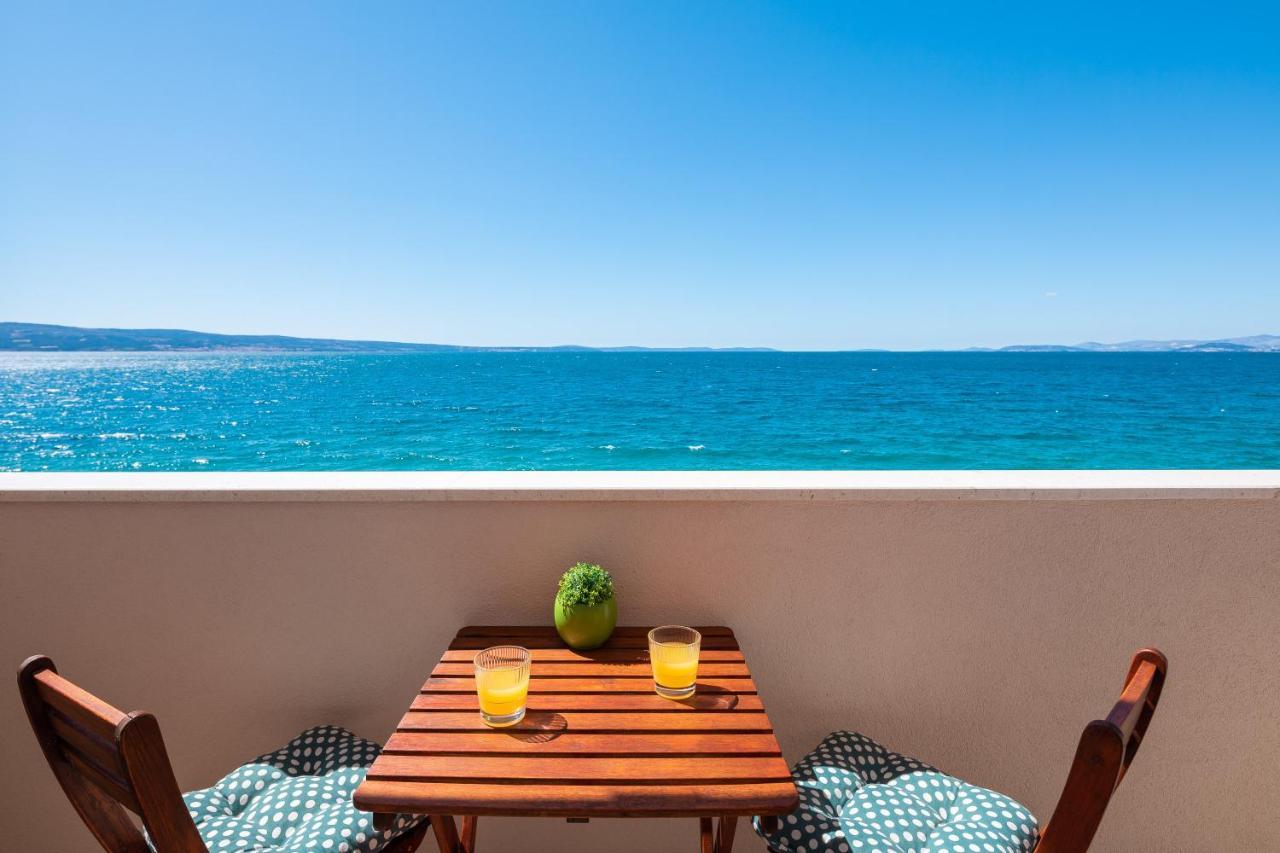 Blue Lagoon Beach Apartments Дуги-Рат Экстерьер фото